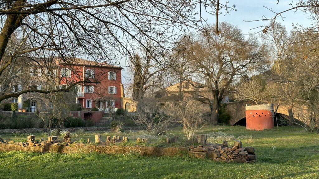 Maison en briques et jardin arboré en Provence : diagnostic immobilier au Cannet par EDIAG